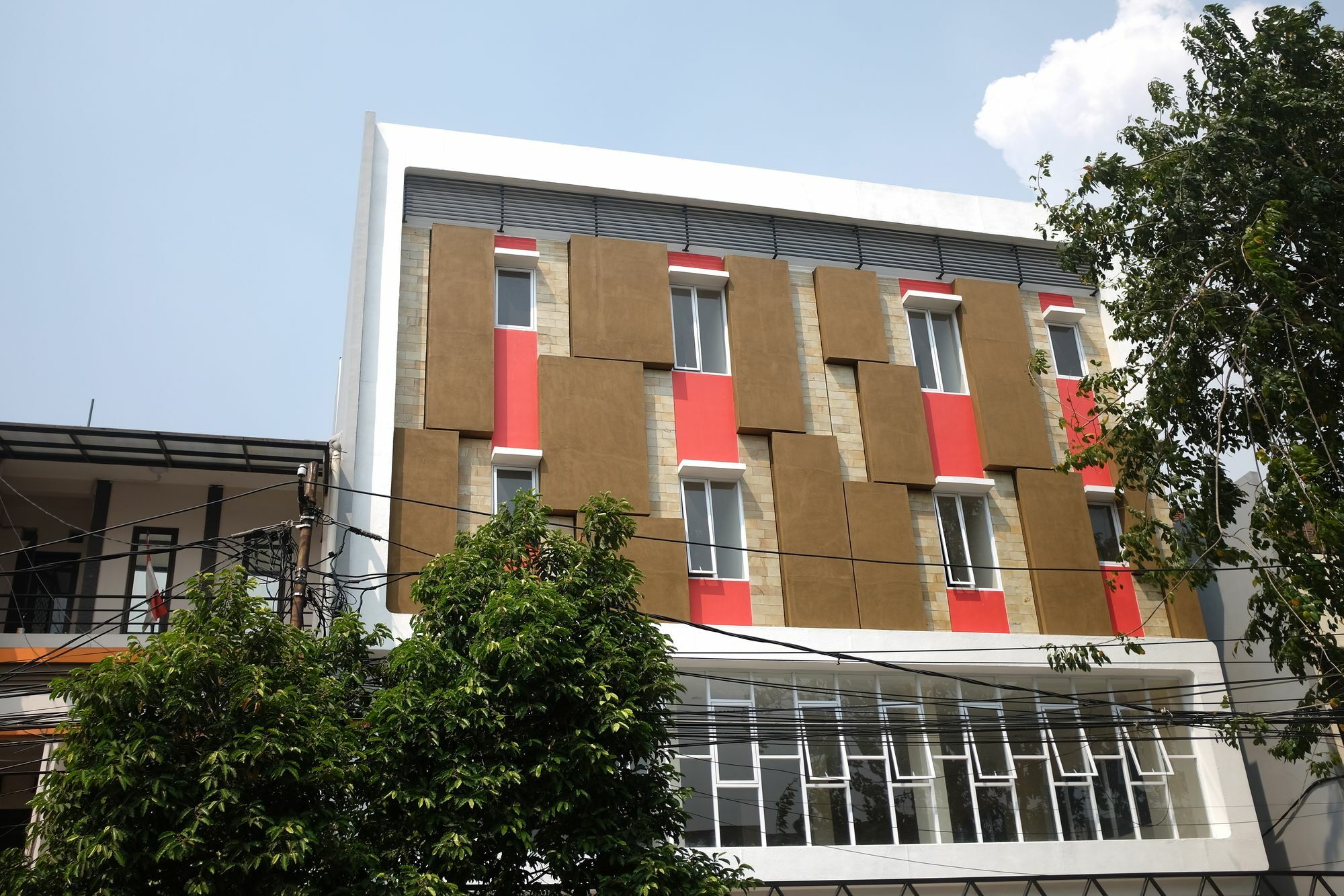 Reddoorz Plus Near Mall Ciputra Jakarta Exterior photo