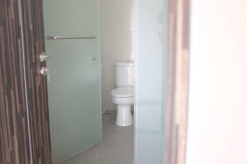 Reddoorz Plus Near Mall Ciputra Jakarta Exterior photo